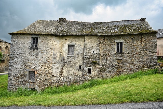 house-640x480-77443892.jpeg