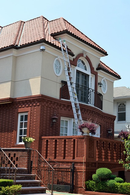 Roof and Siding Repair Guide: Signs, Solutions, and Long-Term Home Durability